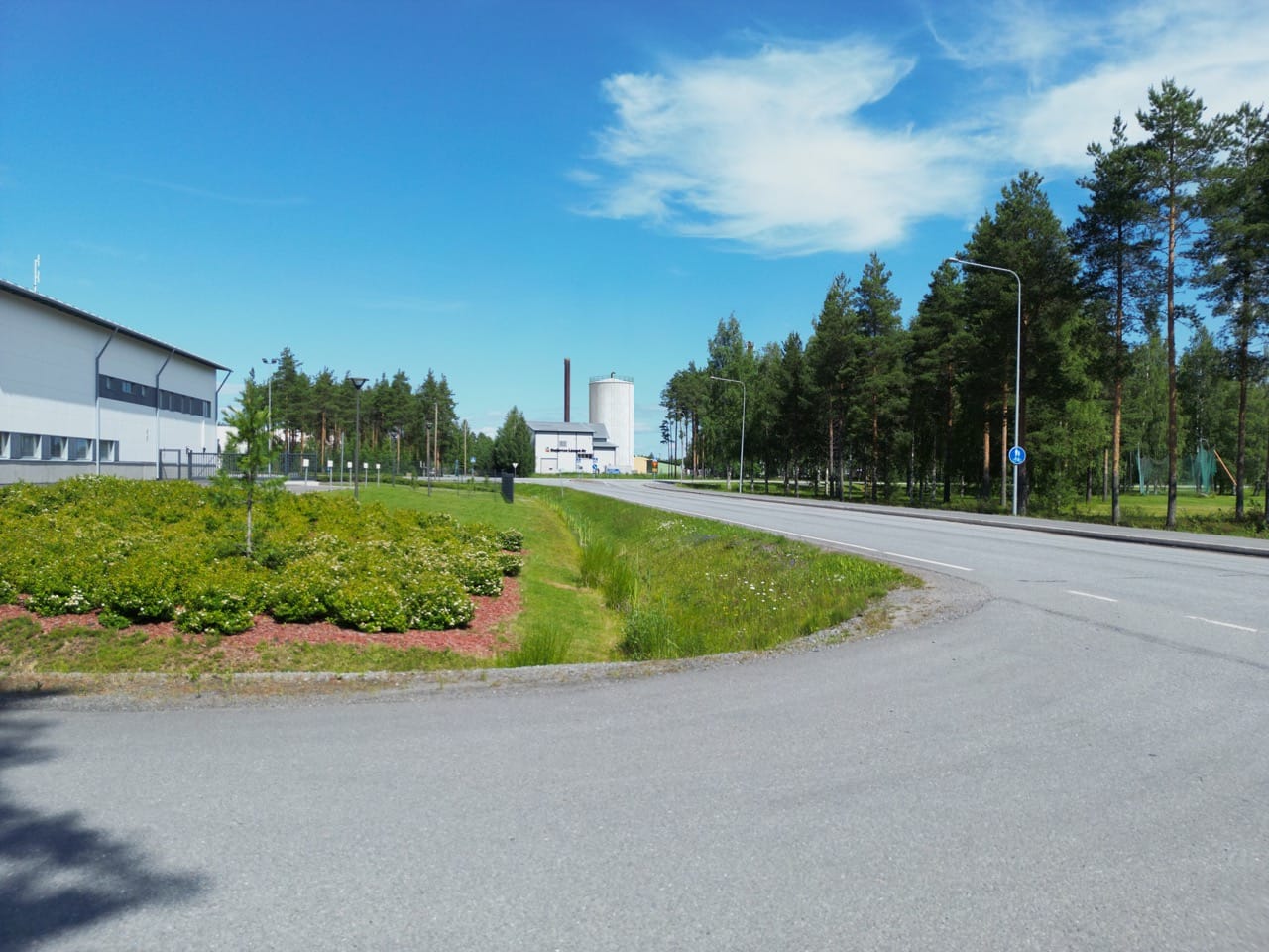 Visu24 teki kaukolämmön tuotanto- ja jakeluyhtiö Alajärven lämpö Oy:lle kaukolämpöakkutornien valokuvasovitteet ja sai kehuja hyvästä kuvatoteutuksesta toimitusjohtaja Matti Etulalta.